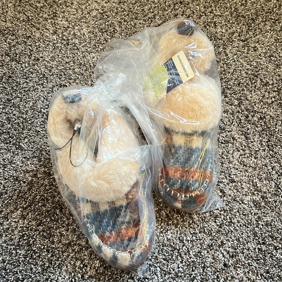 Alpine by Dearfoams Women's Moritz Bootie House Slipper - Size 6 / Small - Picture 5 of 12